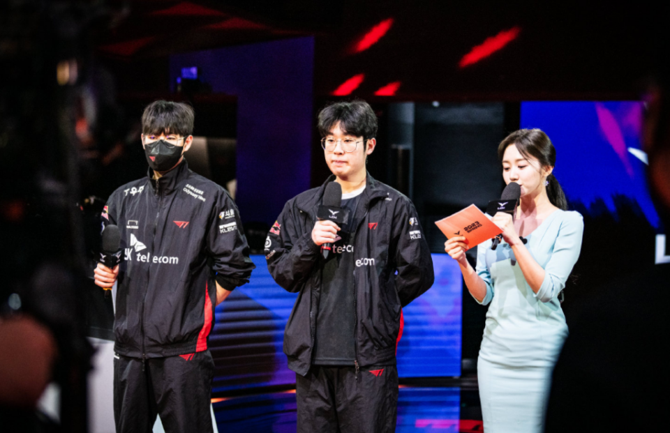 V5险胜NS,Oner开启传奇时刻激烈交锋八强赛,成为赛场最大亮点 V5险胜NS,Oner开启传奇时刻激烈交锋八强赛,成为赛场最大亮点