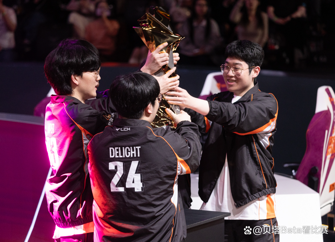 HLE翻盘DRX,ShowMaker拿下关键大龙焦点之战小组赛,让粉丝疯狂欢呼 HLE翻盘DRX,ShowMaker拿下关键大龙焦点之战小组赛,让粉丝疯狂欢呼