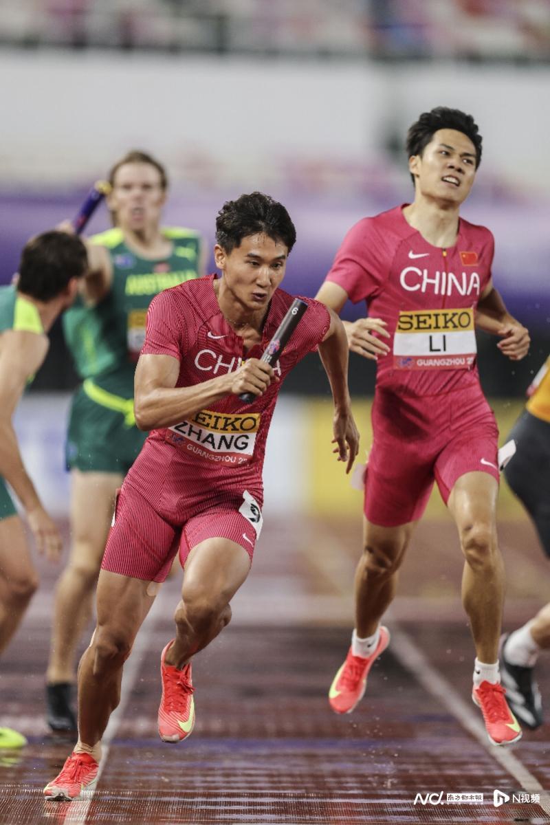 球星爆发！田径赛场再现神级操作